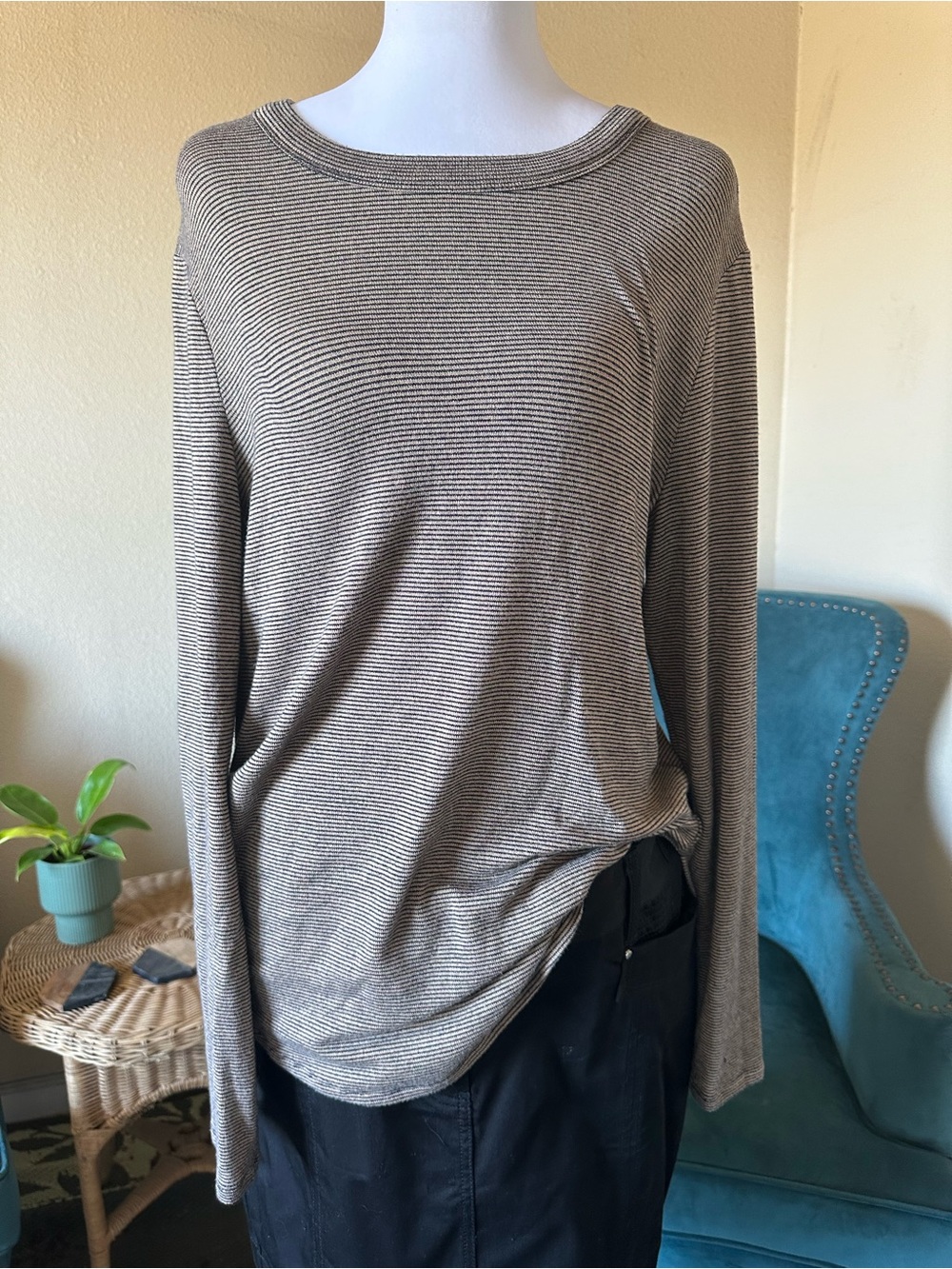 Banana Republic Lightweight Knit Striped Long Sleeve Sweater Size M Medium Long